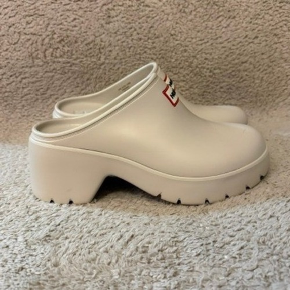 Hunter Hwanika Clog Mules Womens 8 Off-White Platform Rubber Waterproof Lug Sole